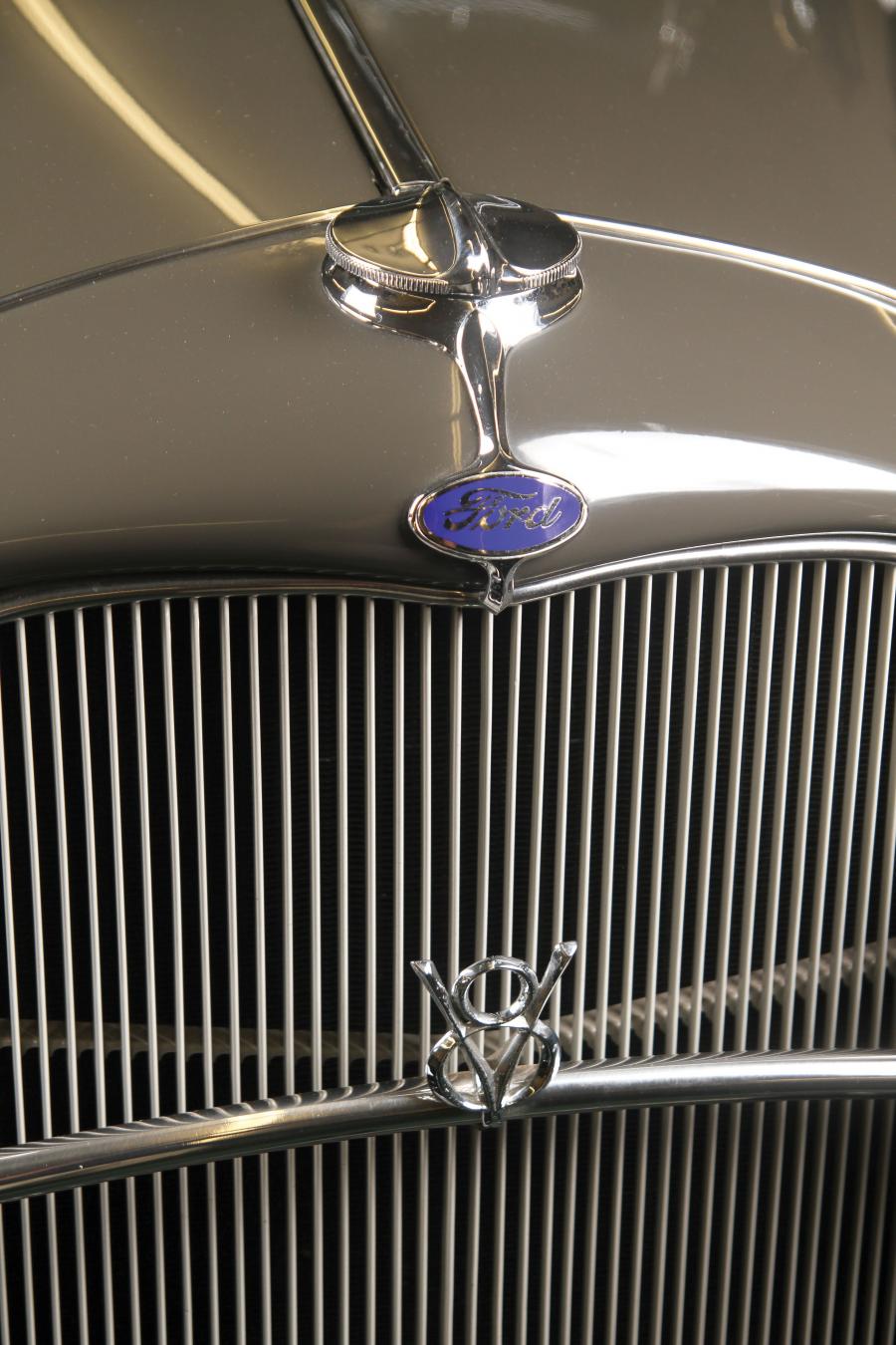  Ford V8 DeLuxe Roadster 1932 года  (фото 11 из 41)